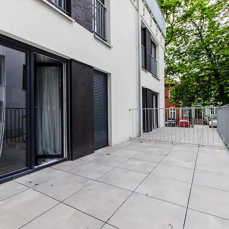 White With Terrace דירה *